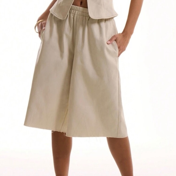 Pants - Minimalist Chic Wide-Leg Culotte Shorts – Size Large – Effortlessly Stylish! ✨🤍